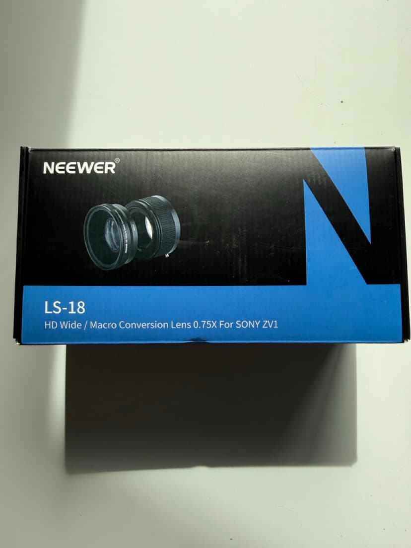 FS: Macro Conversion Lens for SONY ZV1